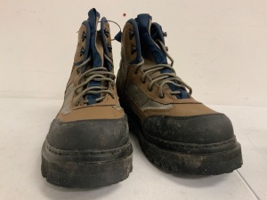 Mens Boots, 11M, E-Commerce Return, Sold as is