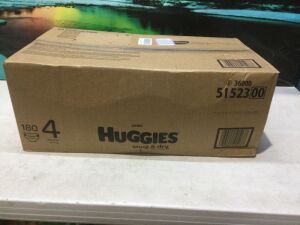 Huggies Snug & Dry Baby Diapers, Size 4, 180 ct 