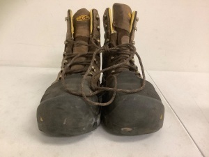 Keen Mens Boots, Size 10.5D, E-Comm Return w/ Damage 