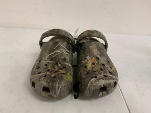 Crocs M8/W10, E-Commerce Return, Sold as is