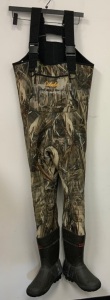 Men's Wader, Size 8R, E-Commerce Return, Sold as is