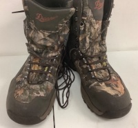 Danner Men's Boots, Size 10, E-Commerce Return, Sold as is