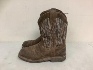 Mens Boots, 8.5D, E-Commerce Return, Sold as is