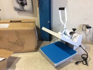 TUSY 15" x 15" Heat Press Machine, Handle is Slightly Bent 