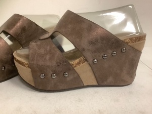 Pierre Dumas Womens Wedge Sandals, 7.5, Appears New, Sold as is