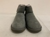 Ugg Womens Boots, 6, Appears New, Sold as is