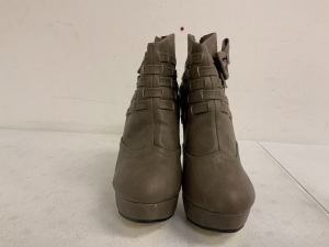 Womens Stiletto Booties, 7.5, Appears New, Sold as is