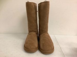 Ugg Womens Boots, 8M, Appears new, Sold as is