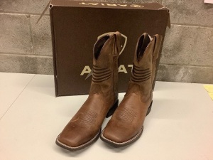 Ariat Circuit Patriot boots - Size 11.5, Scratches on sides