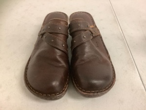 b.o.c. Womens Clogs, 8M, E-Commerce Return, Sold as is