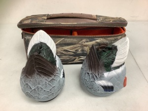 Mojo Duck Decoys, Appears New, Sold as is