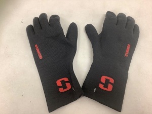 Striker Gloves, Size L, E-Commerce Return, Sold as is