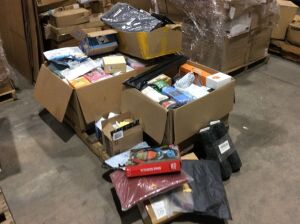 Pallet of New & Return Small Items from Major Online Retailer