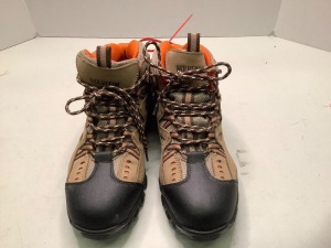 Mens hiking Boots, SIze 9, E-commerce Return 