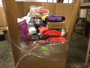 Large Pallet of Pet Food and More. Open Bags. Lots of Good Food