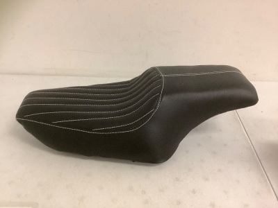 Leather Motorcycle Seat for Harley Seventy Two XL 1200V 2010-16, Appears new