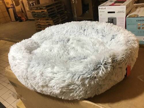 BestFriends by Sheri Luxury Donut Dog Bed, 36". Appears New