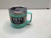 Yeti Rambler 14oz, Ecommerce Return, Broken Lid