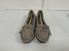 Minnetonka Womens Moccasins, 10, Appears New