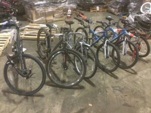 Lot of (6) Mountain Bikes - For Parts or Repair 