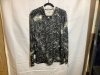 World Wide Sportsman, Men's Pullover, XL, Ecommerce Return String Pulled on bottom