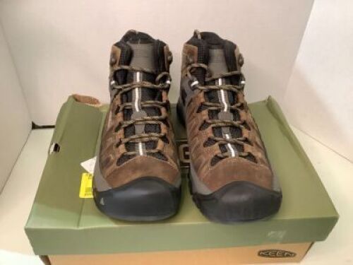 Danner Pronghorn 800G, Men's 10 Boots, Appears New