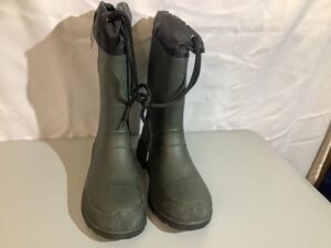 Kamik Waterproof Boots, Men's 7, Appears New