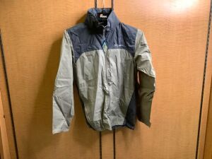 Columbia Glennaker Lake Rain Jacket, Small, Appears New