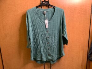 Natural Reflections Vneck Shirt, XLarge, Appears New