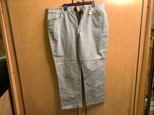 Red Head Men's Pants 42x32, Appears New