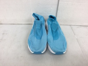 Tennis Shoes, Unsure if Mens or Womens, EU Size 40, E-Commerce Return