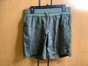 The North Face Men's Shorts, Medium, Appears New