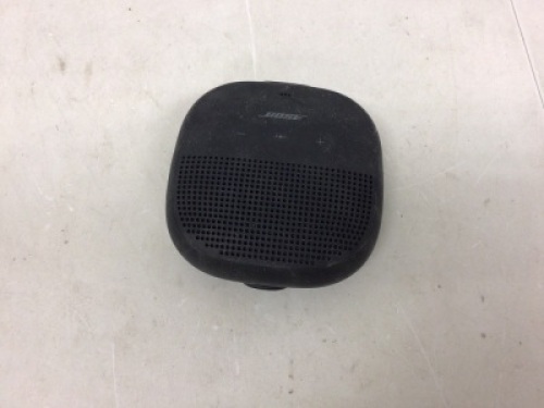 Bose Small Portable Bluetooth Speaker, Powers Up, E-Commerce Return