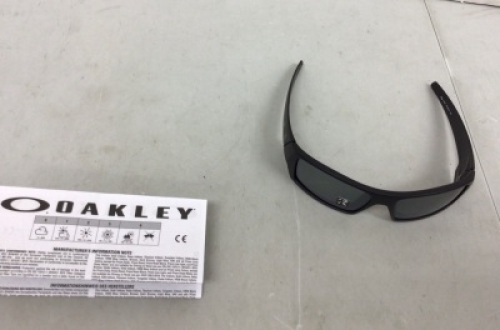 Oakley Polarized Sunglasses, Appears New