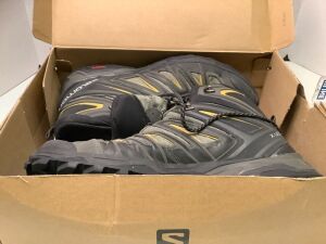 Salomon Men's X Ultra 3 MID GTX, 10, Appears New