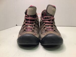 Keen Ladies Hiking Boots, 10, Ecommerce Return