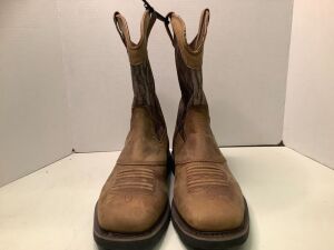 11" Pinedale Camo Men's Boots 14D, Ecommerce Return