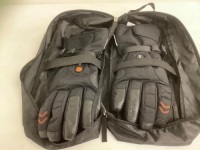 Heated Gloves, Appears New