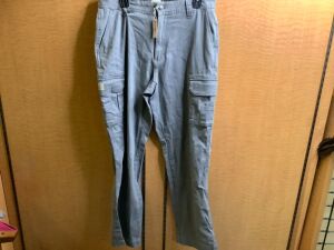 Red Head Men's Pants 33x32, Appears New