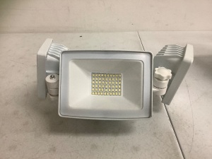 3 Head Flood Light, Appears New