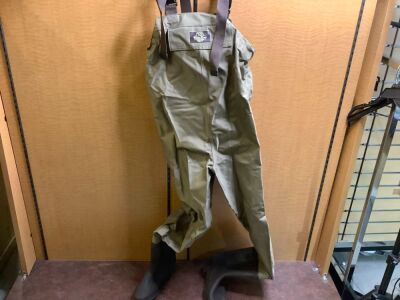 White River Fly Shop Waders, 8R, Ecommerce Return