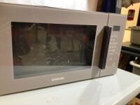 Samsung, 1.1 cu. Ft. Countertop Microwave with Grilling Element in Charcoal, Refurbished