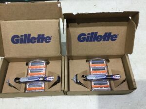 Lot of (2) Gillette Fusion5 Razors for Men with 4 Razor Blade Refills