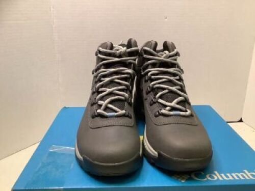 Columbia Newton Ridge Plus, Women's 9.5, Appears New