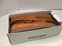 Minnetonka Pile Lined Hardsole, Men's 11, Appears New