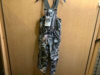 Red Head Men's Bib, Medium Appears New