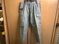 Wrangler Riggs WorkWear, Mens 40x32, Appears New