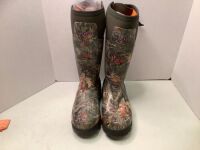 Lacrosse Alphaburly Pro 15" 800 Gram Boots, Women's 7, Ecommerce Return