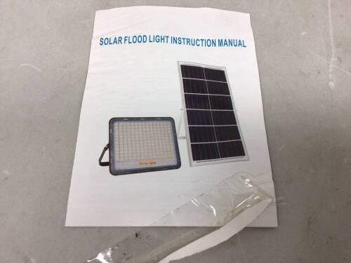 Solar Flood Light, Untested, E-Commerce Return