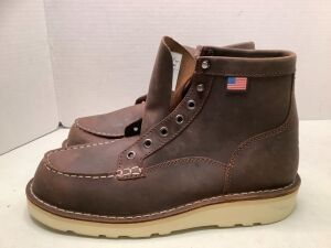 Danner Men's Bull Run Moc 6", Size 8.5, Missing Shoe Strings, Ecommerce Return